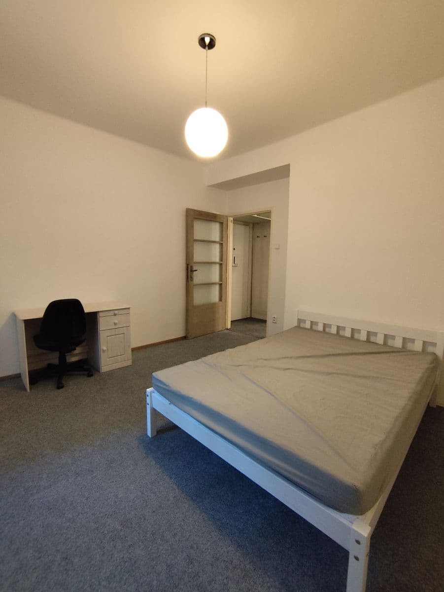 Pronájem bytu 2+1 55 m², Tomkova, Hradec Králové, Královéhradecký kraj Pronájem bytu 2+1 55 m², Tomkova, Hradec Králové, Královéhradecký kraj