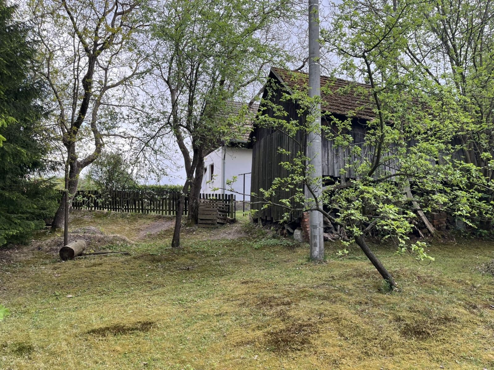 Prodej chaty, chalupy 97 m², pozemek 2.851 m², Hrachoviště, Jihočeský kraj Prodej chaty, chalupy 97 m², pozemek 2.851 m², Hrachoviště, Jihočeský kraj
