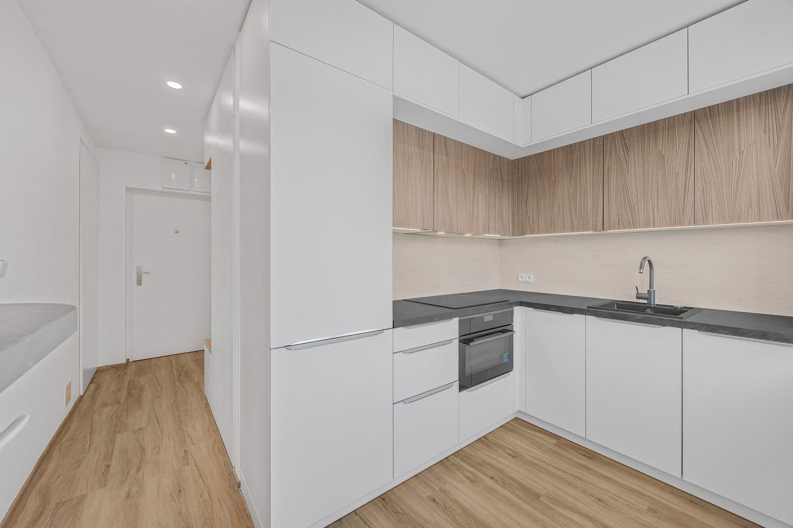 Pronájem bytu 1+1 32 m², Drahobejlova, Praha, Praha Pronájem bytu 1+1 32 m², Drahobejlova, Praha, Praha