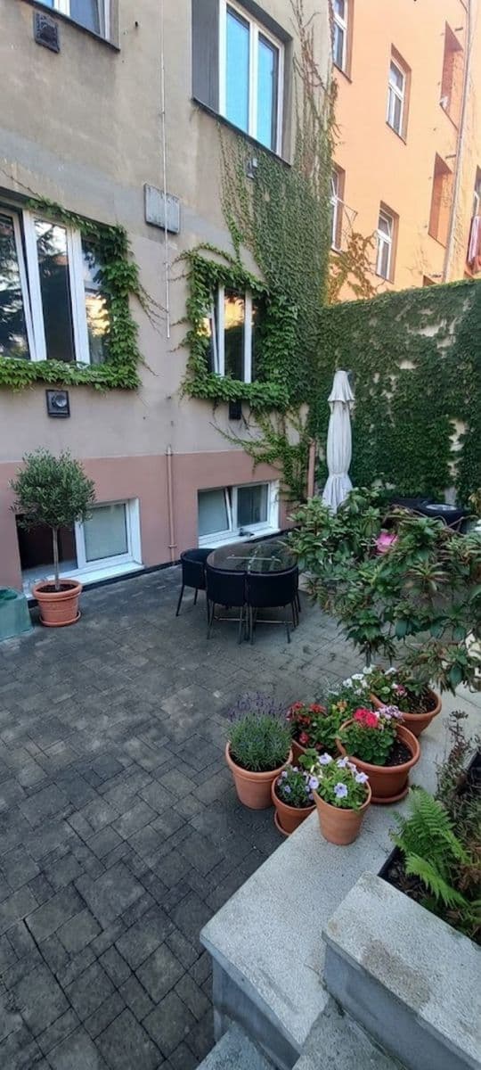 Pronájem bytu 2+1 71 m², Novovysočanská, Praha, Praha Pronájem bytu 2+1 71 m², Novovysočanská, Praha, Praha