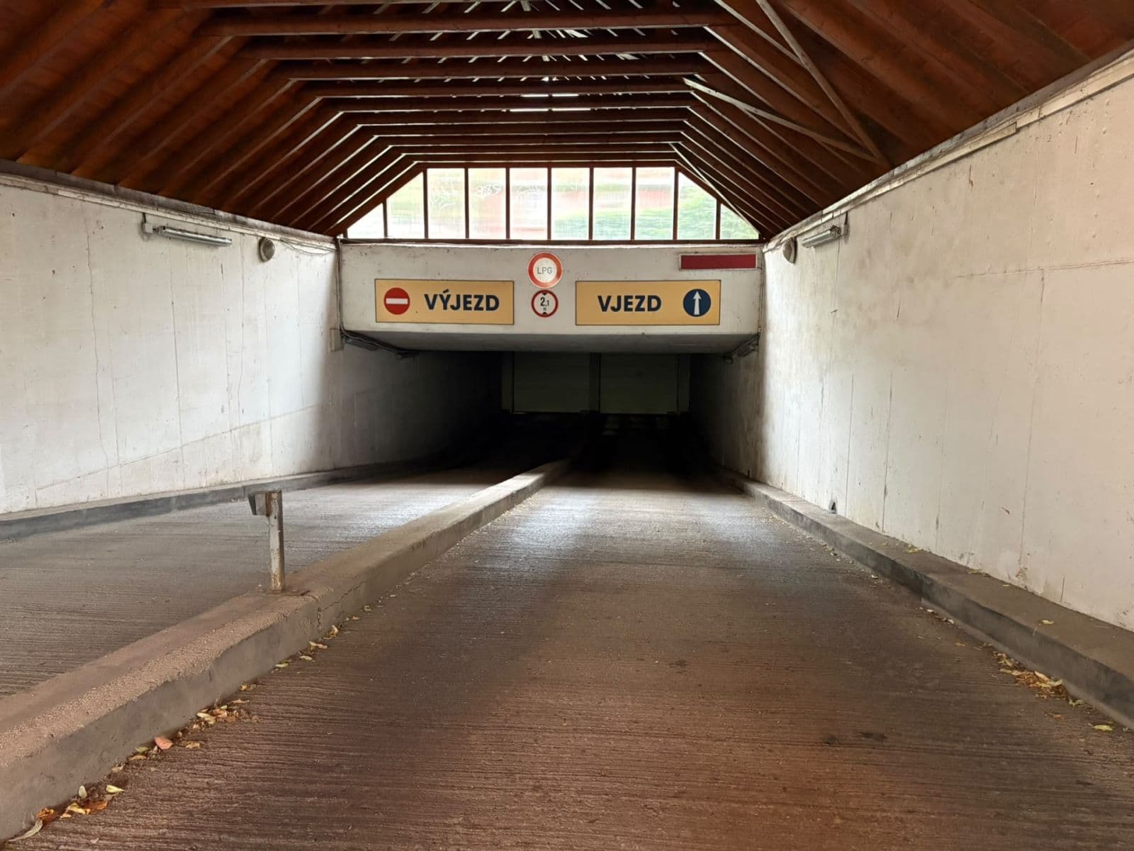 Pronájem garáže 14 m², Pláničkova, Praha, Praha Pronájem garáže 14 m², Pláničkova, Praha, Praha