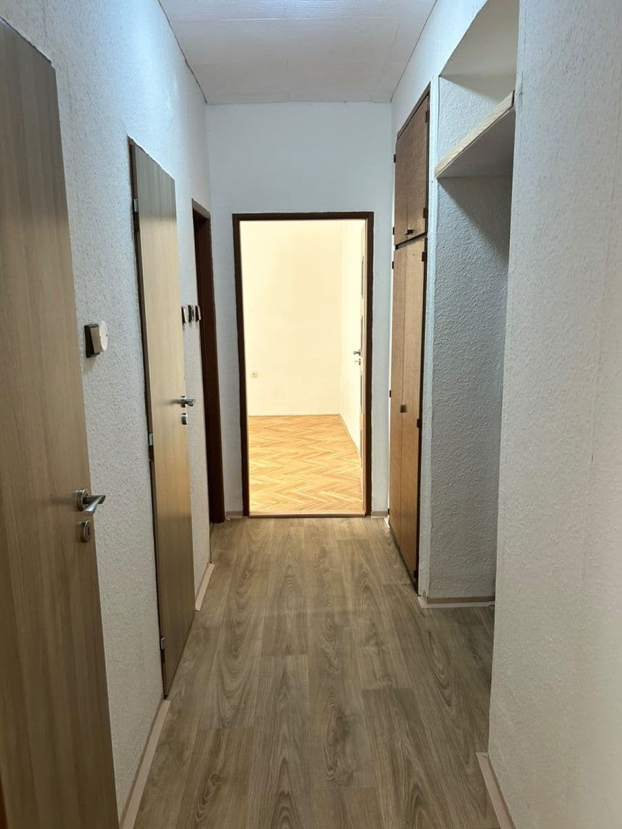 Pronájem bytu 2+1 52 m², Malovická, Praha, Praha Pronájem bytu 2+1 52 m², Malovická, Praha, Praha