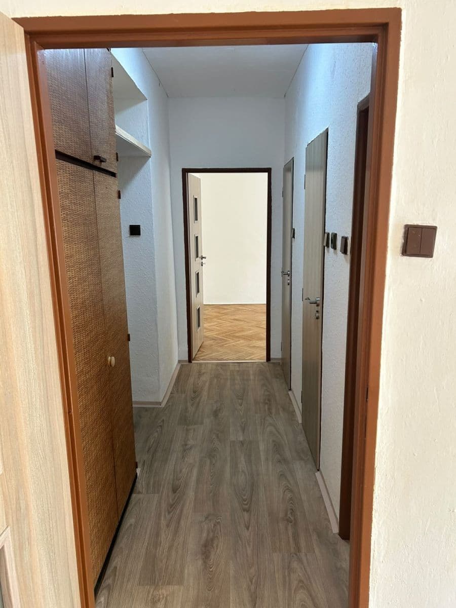 Pronájem bytu 2+1 52 m², Malovická, Praha, Praha Pronájem bytu 2+1 52 m², Malovická, Praha, Praha