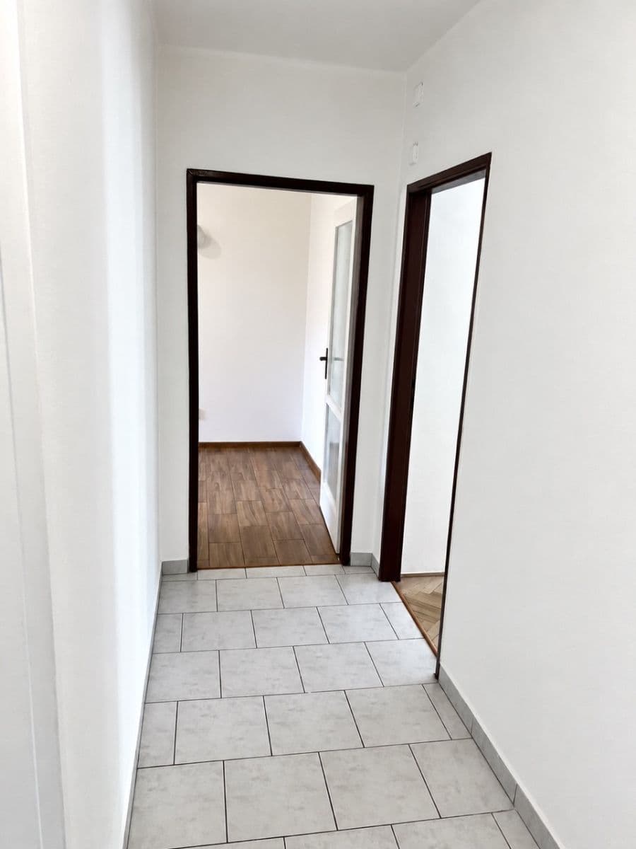 Prodej bytu 2+1 125 m², Artura Krause, Pardubice, Pardubický kraj Prodej bytu 2+1 125 m², Artura Krause, Pardubice, Pardubický kraj
