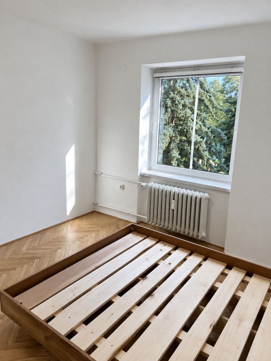 Prodej bytu 2+1 125 m², Artura Krause, Pardubice, Pardubický kraj Prodej bytu 2+1 125 m², Artura Krause, Pardubice, Pardubický kraj