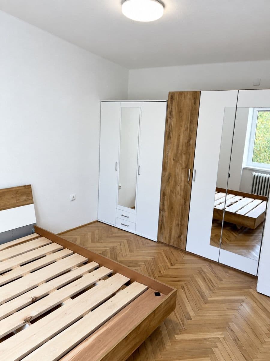Prodej bytu 2+1 125 m², Artura Krause, Pardubice, Pardubický kraj Prodej bytu 2+1 125 m², Artura Krause, Pardubice, Pardubický kraj