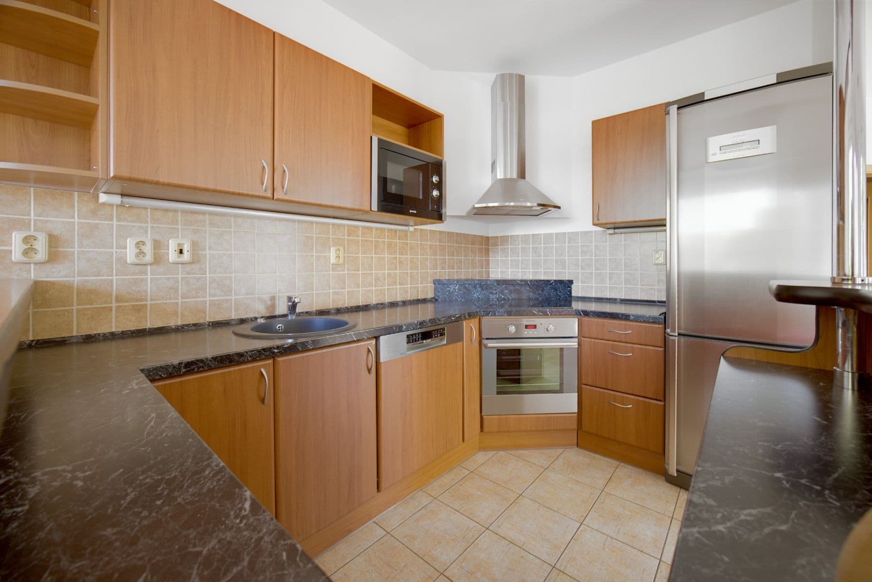 Pronájem bytu 3+kk 95 m², Rozmarýnová, Brandýs nad Labem-Stará Boleslav, Středočeský kraj Pronájem bytu 3+kk 95 m², Rozmarýnová, Brandýs nad Labem-Stará Boleslav, Středočeský kraj
