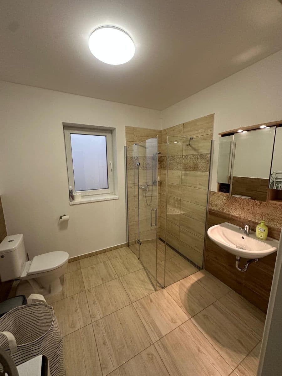 Pronájem bytu 2+kk 60 m², Zahradní, Horní Bezděkov, Středočeský kraj Pronájem bytu 2+kk 60 m², Zahradní, Horní Bezděkov, Středočeský kraj