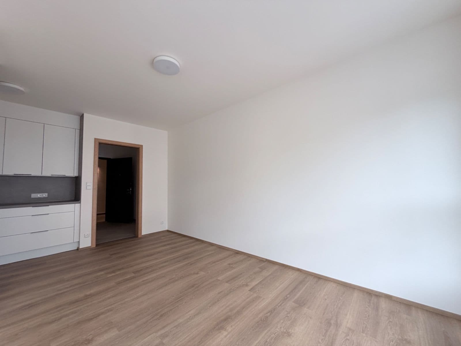 Pronájem bytu 1+kk 38 m², Nádražní, Kralupy nad Vltavou, Středočeský kraj Pronájem bytu 1+kk 38 m², Nádražní, Kralupy nad Vltavou, Středočeský kraj