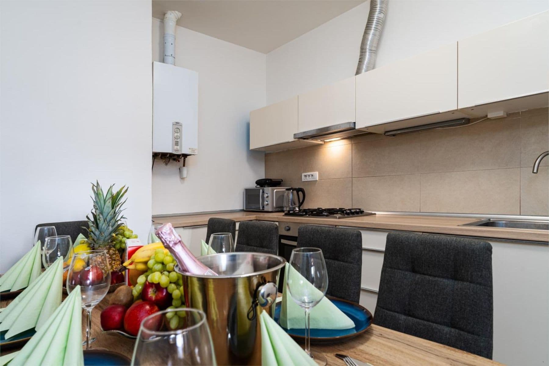 Pronájem bytu 156 m², Ortenovo náměstí, Praha, Praha Pronájem bytu 156 m², Ortenovo náměstí, Praha, Praha