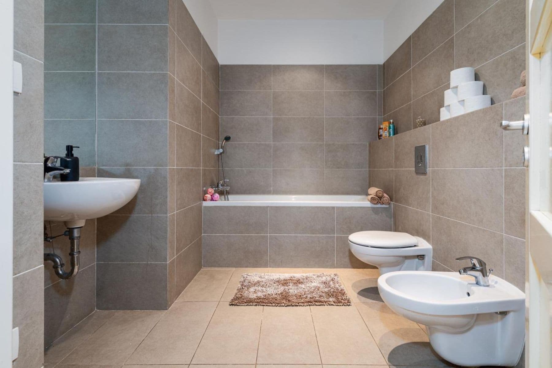 Pronájem bytu 156 m², Ortenovo náměstí, Praha, Praha Pronájem bytu 156 m², Ortenovo náměstí, Praha, Praha