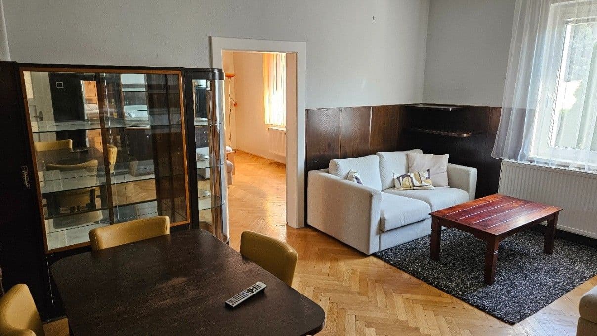Pronájem bytu 5+1 120 m², U Bažantnice, Poděbrady, Středočeský kraj Pronájem bytu 5+1 120 m², U Bažantnice, Poděbrady, Středočeský kraj