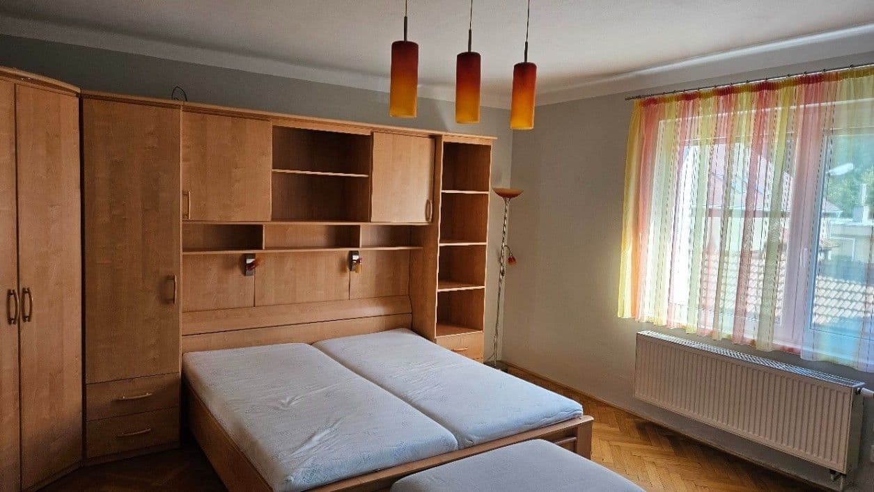 Pronájem bytu 5+1 120 m², U Bažantnice, Poděbrady, Středočeský kraj Pronájem bytu 5+1 120 m², U Bažantnice, Poděbrady, Středočeský kraj
