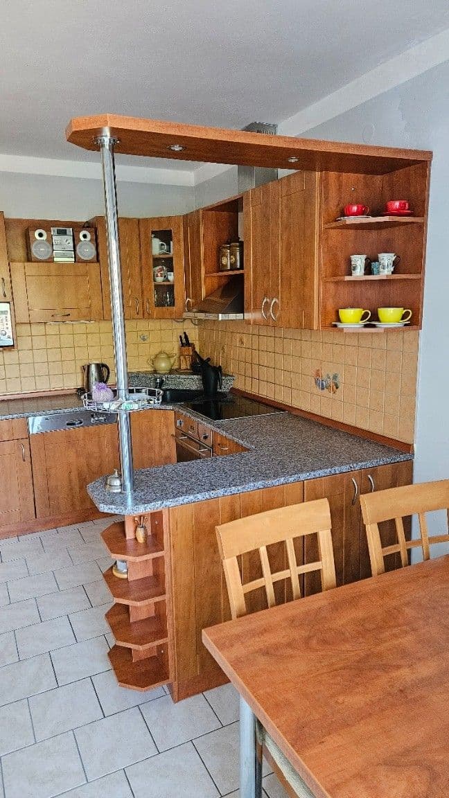 Pronájem bytu 5+1 120 m², U Bažantnice, Poděbrady, Středočeský kraj Pronájem bytu 5+1 120 m², U Bažantnice, Poděbrady, Středočeský kraj