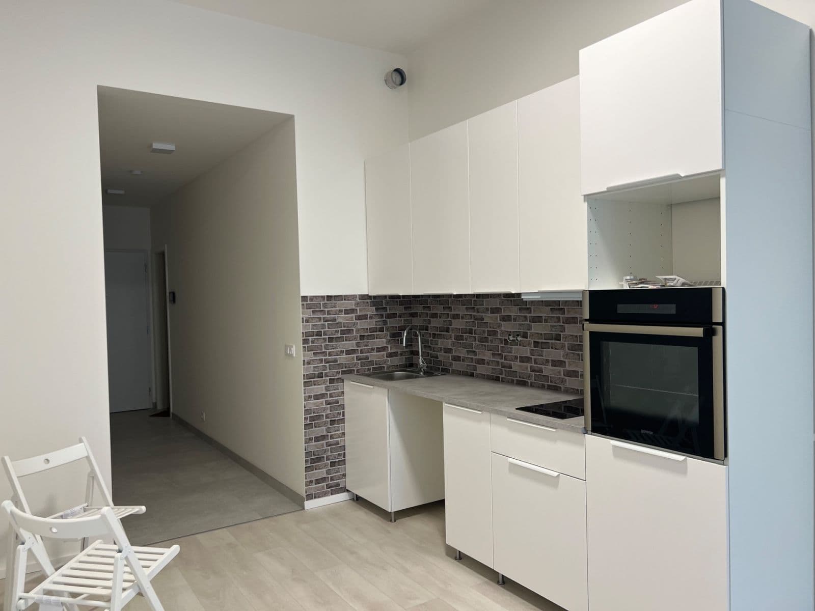 Pronájem bytu 1+kk 35 m², Českobrodská, Praha, Praha Pronájem bytu 1+kk 35 m², Českobrodská, Praha, Praha
