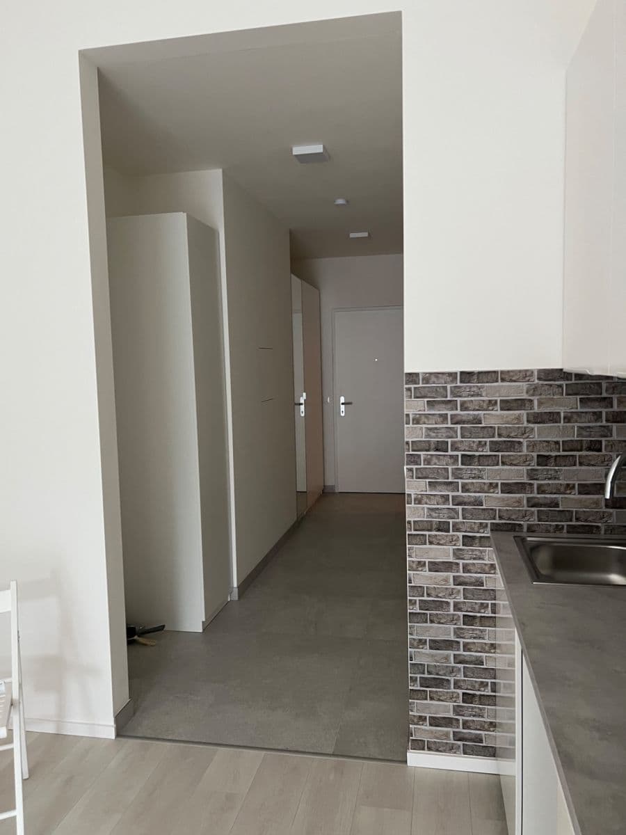 Pronájem bytu 1+kk 35 m², Českobrodská, Praha, Praha Pronájem bytu 1+kk 35 m², Českobrodská, Praha, Praha