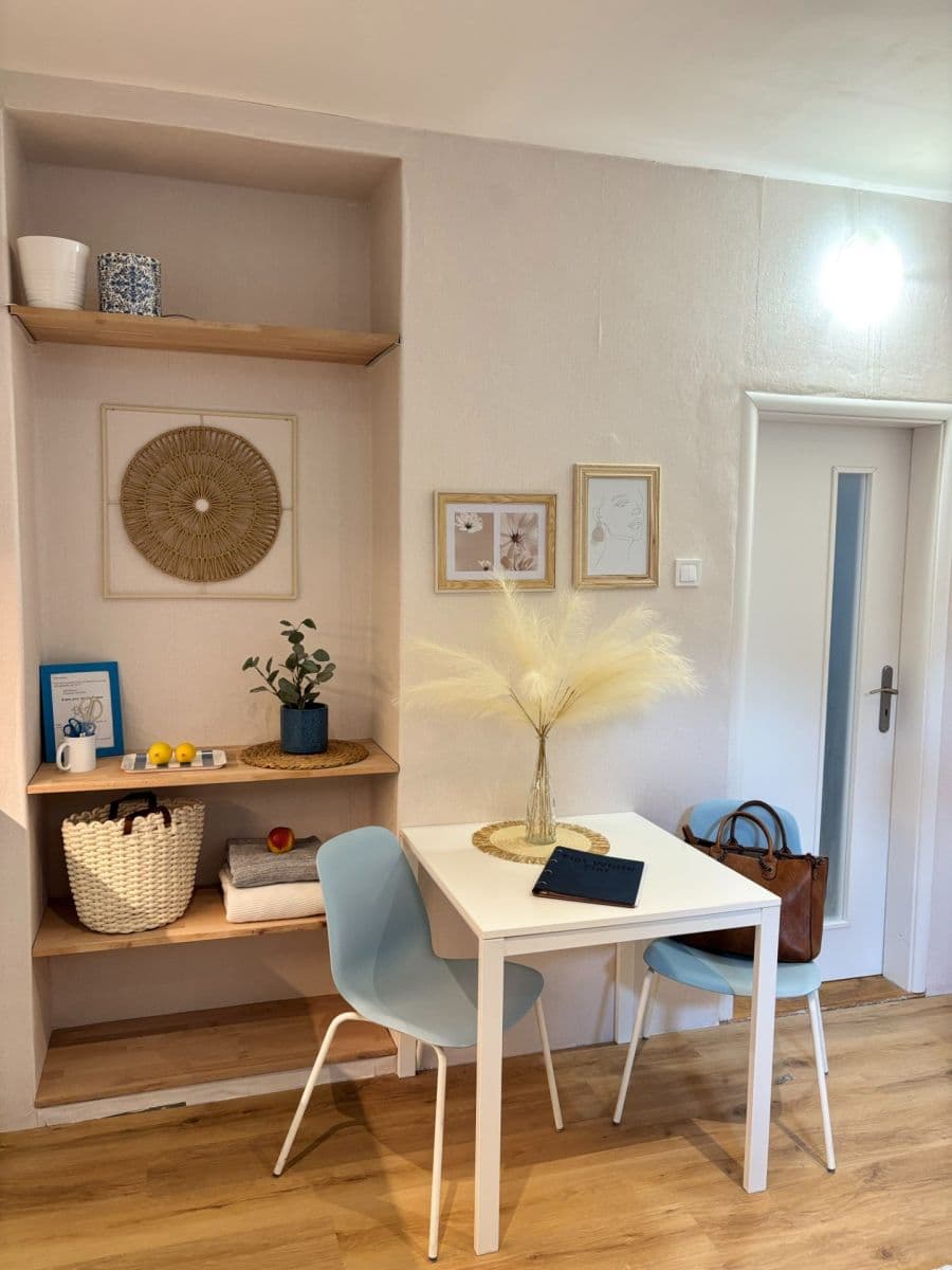 Prodej nebytového prostoru 25 m², Šlikova, Praha, Praha Prodej nebytového prostoru 25 m², Šlikova, Praha, Praha