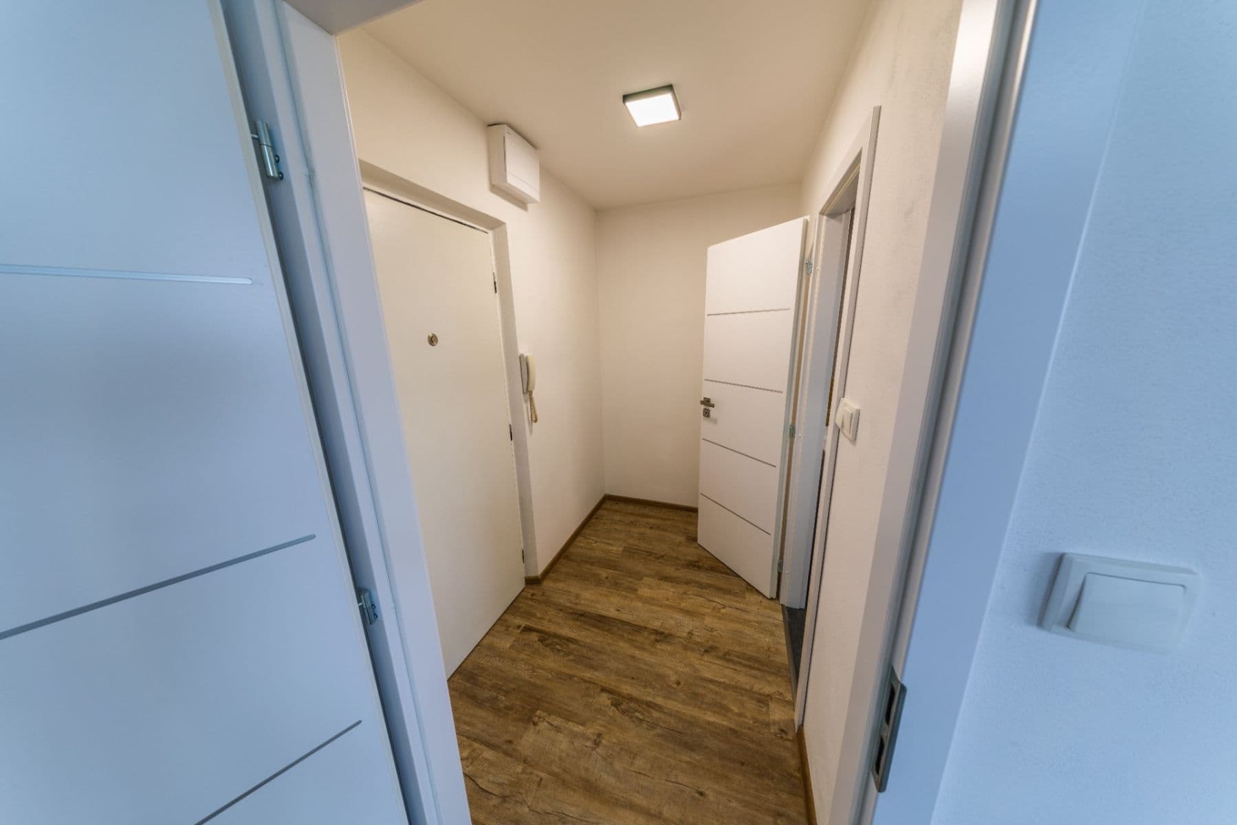 Prodej bytu 1+kk 28 m², Bělehradská, Pardubice, Pardubický kraj Prodej bytu 1+kk 28 m², Bělehradská, Pardubice, Pardubický kraj