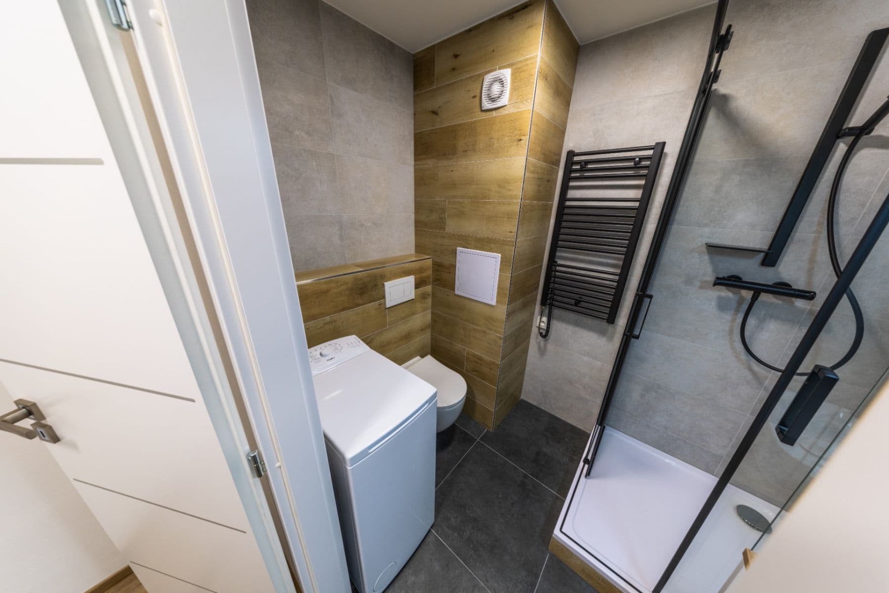 Prodej bytu 1+kk 28 m², Bělehradská, Pardubice, Pardubický kraj Prodej bytu 1+kk 28 m², Bělehradská, Pardubice, Pardubický kraj