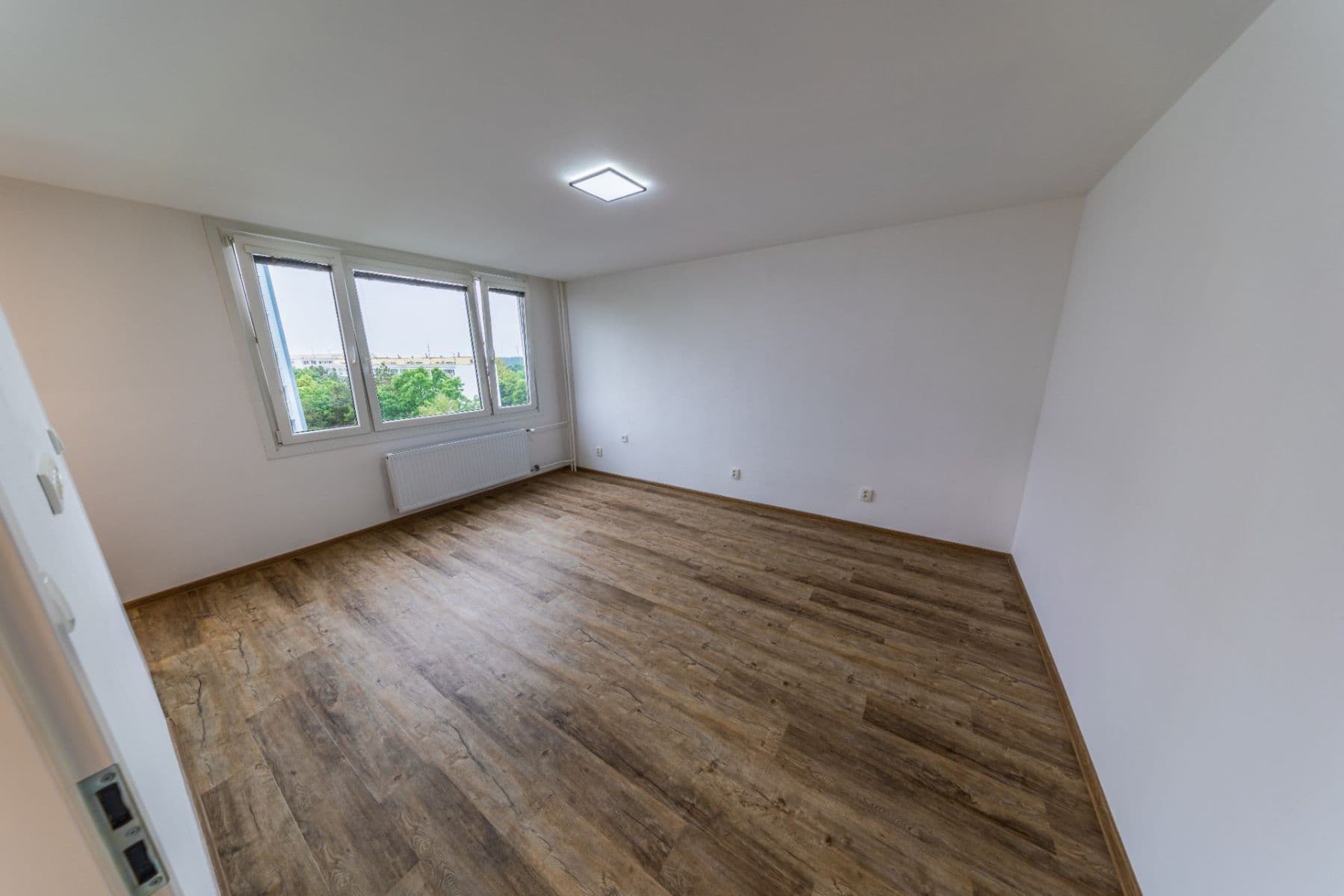 Prodej bytu 1+kk 28 m², Bělehradská, Pardubice, Pardubický kraj Prodej bytu 1+kk 28 m², Bělehradská, Pardubice, Pardubický kraj