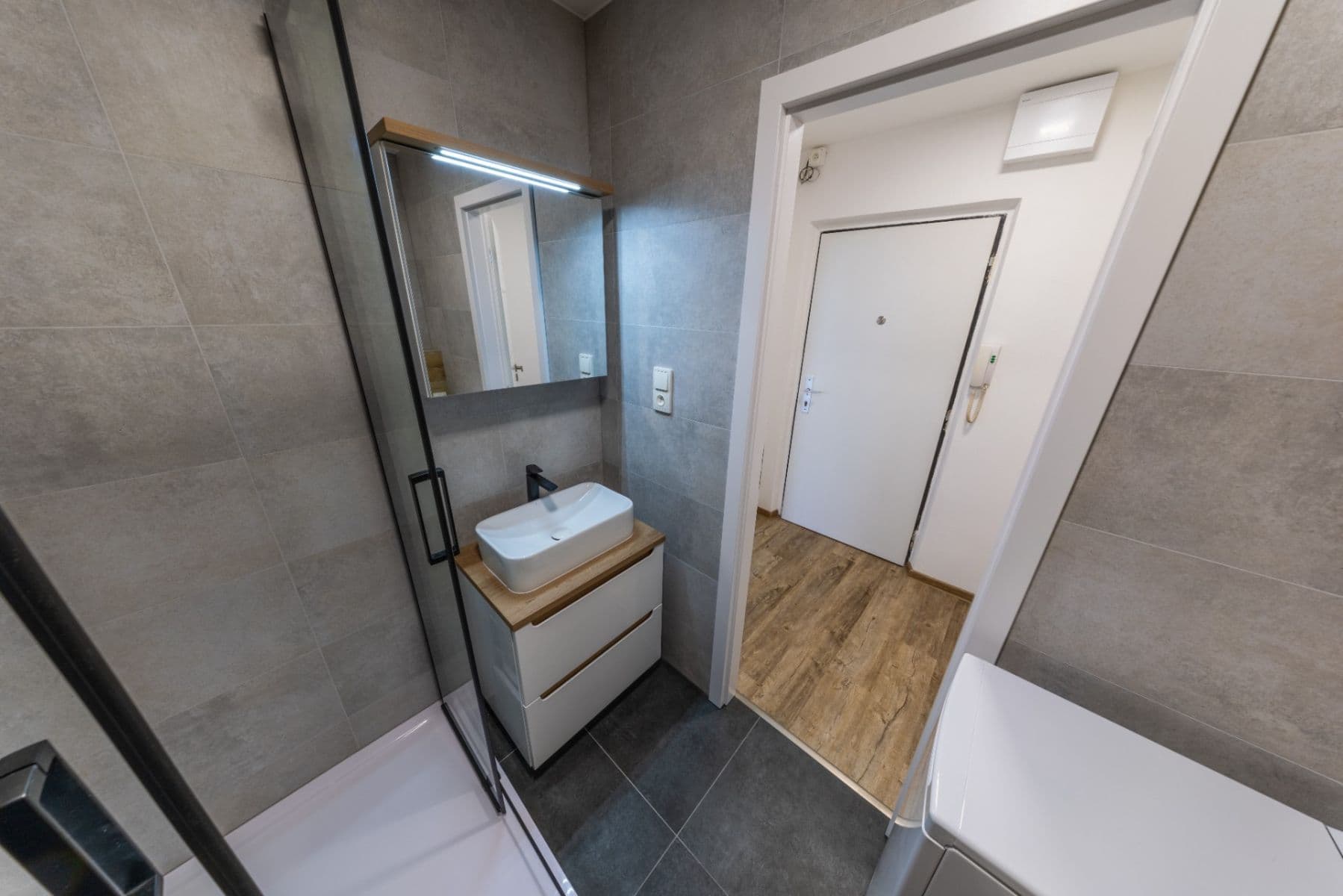 Prodej bytu 1+kk 28 m², Bělehradská, Pardubice, Pardubický kraj Prodej bytu 1+kk 28 m², Bělehradská, Pardubice, Pardubický kraj