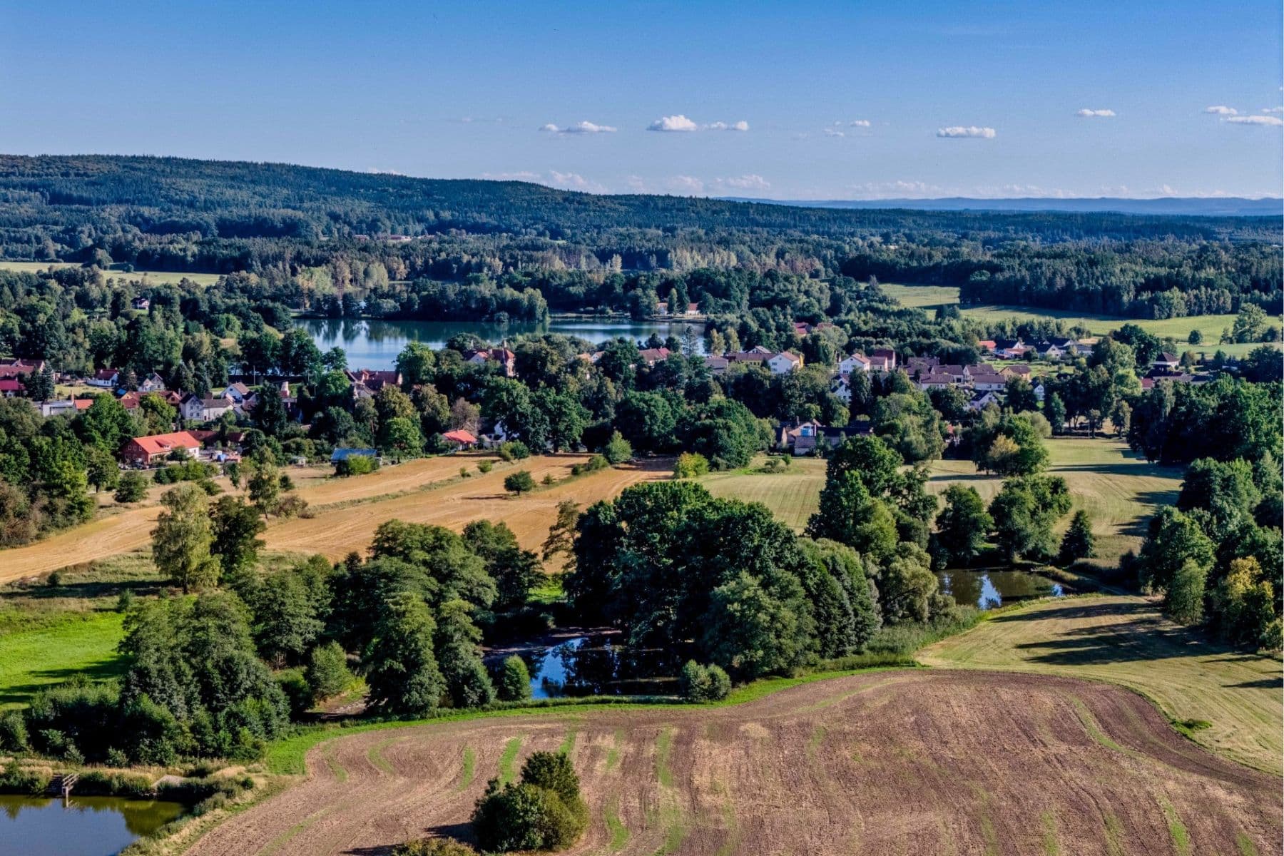 Prodej pozemku 2.102 m², Lásenice, Jihočeský kraj Prodej pozemku 2.102 m², Lásenice, Jihočeský kraj