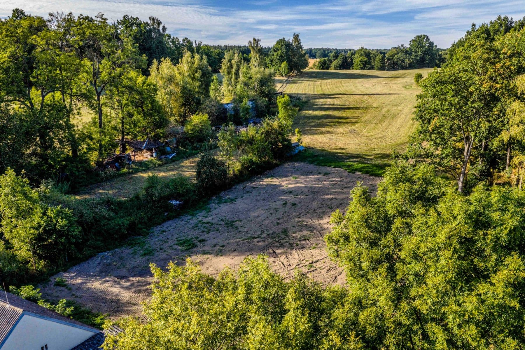 Prodej pozemku 2.102 m², Lásenice, Jihočeský kraj Prodej pozemku 2.102 m², Lásenice, Jihočeský kraj