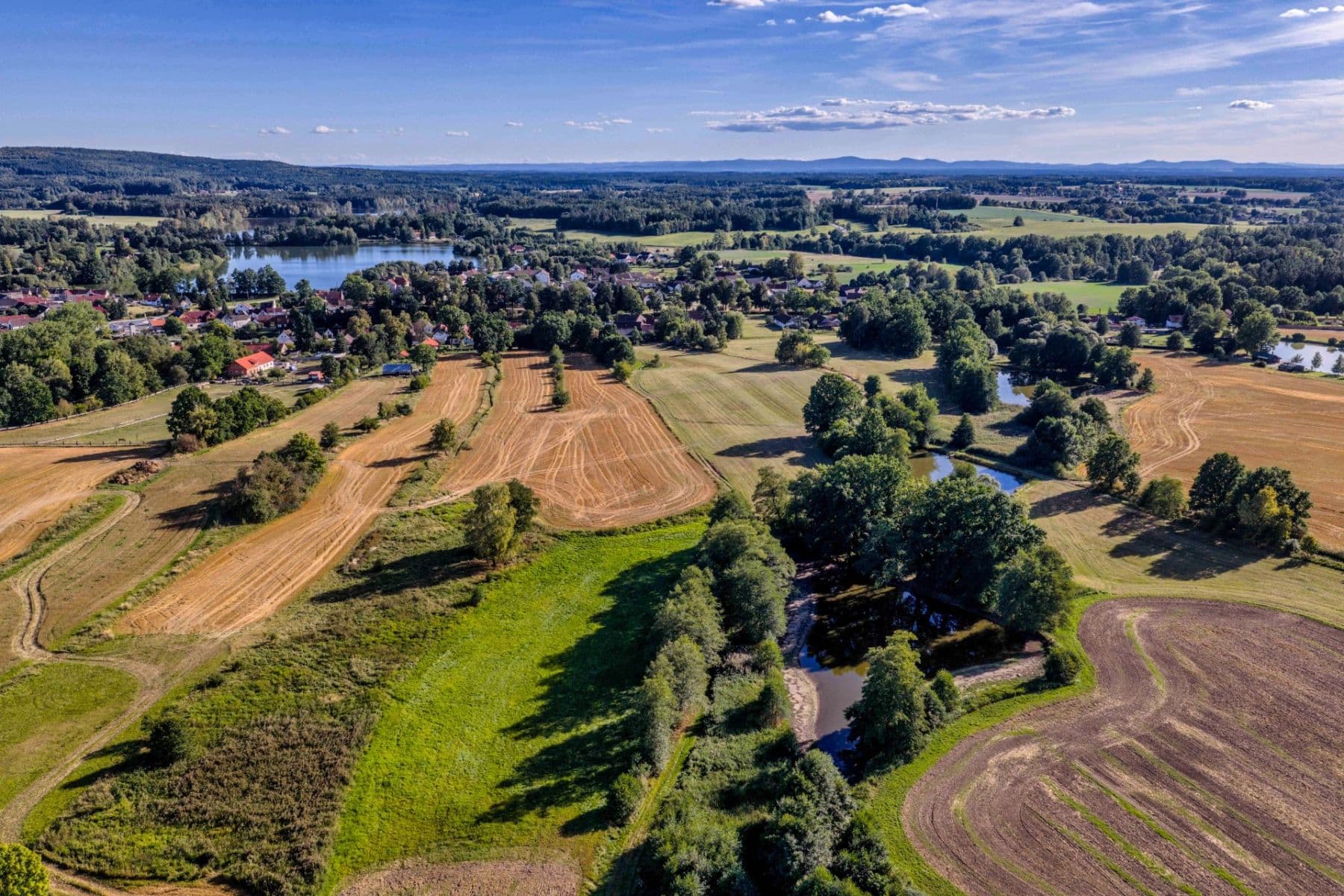 Prodej pozemku 2.102 m², Lásenice, Jihočeský kraj Prodej pozemku 2.102 m², Lásenice, Jihočeský kraj