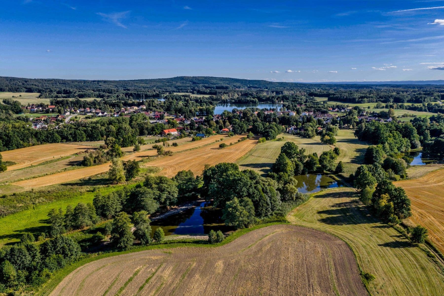 Prodej pozemku 2.102 m², Lásenice, Jihočeský kraj Prodej pozemku 2.102 m², Lásenice, Jihočeský kraj