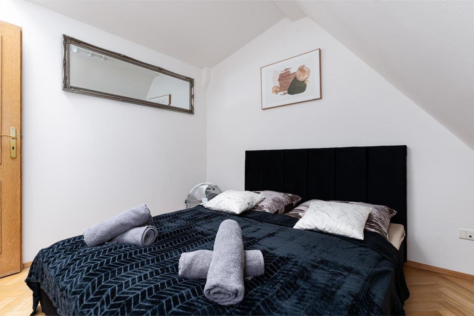 Pronájem bytu 154 m², Matoušova, Praha, Praha Pronájem bytu 154 m², Matoušova, Praha, Praha