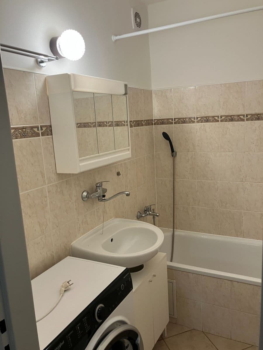 Pronájem bytu 2+kk 62 m², Hoškova, Praha, Praha Pronájem bytu 2+kk 62 m², Hoškova, Praha, Praha