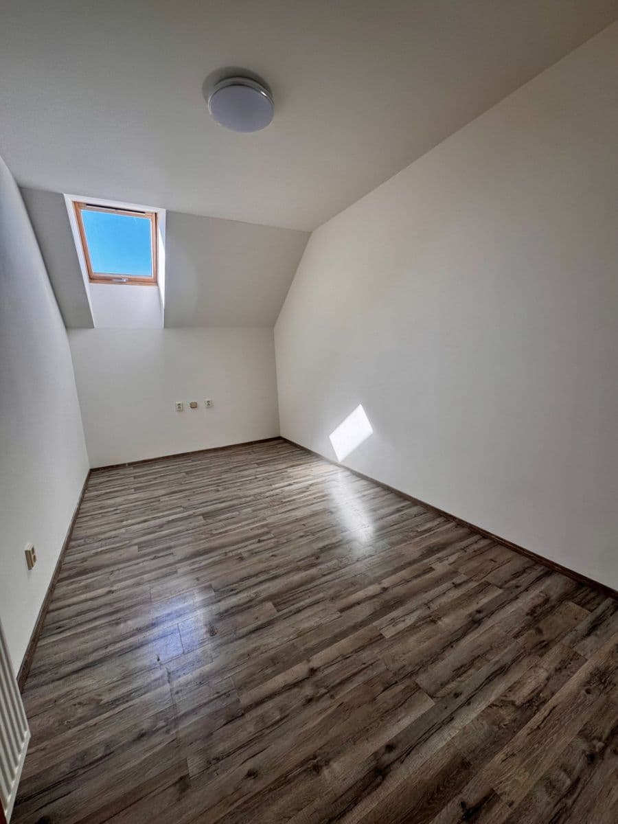 Pronájem bytu 3+kk 75 m², Semilská, Praha, Praha Pronájem bytu 3+kk 75 m², Semilská, Praha, Praha