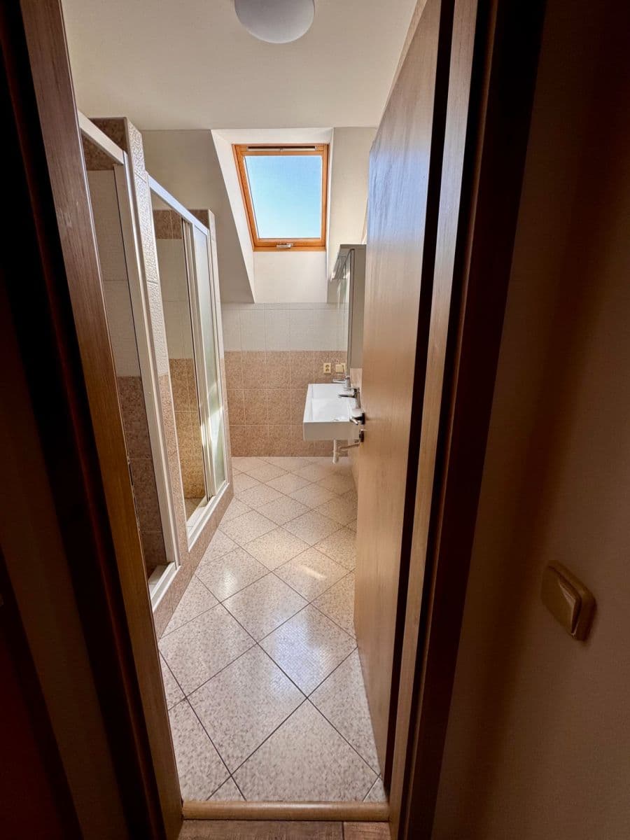 Pronájem bytu 3+kk 75 m², Semilská, Praha, Praha Pronájem bytu 3+kk 75 m², Semilská, Praha, Praha