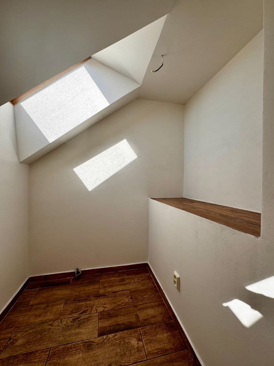 Pronájem bytu 3+kk 75 m², Semilská, Praha, Praha Pronájem bytu 3+kk 75 m², Semilská, Praha, Praha