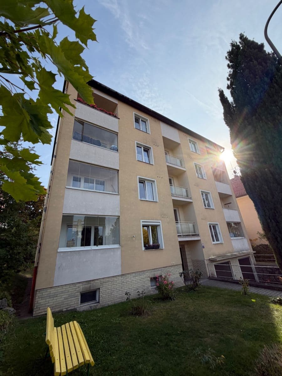 Pronájem bytu 1+1 36 m², Palackého náměstí, Karlovy Vary, Karlovarský kraj Pronájem bytu 1+1 36 m², Palackého náměstí, Karlovy Vary, Karlovarský kraj