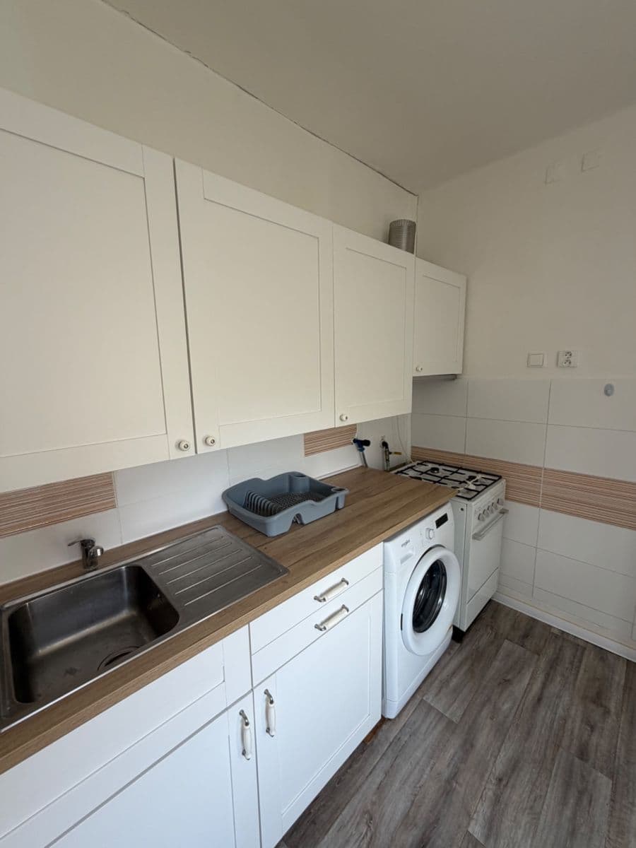 Pronájem bytu 1+1 36 m², Palackého náměstí, Karlovy Vary, Karlovarský kraj Pronájem bytu 1+1 36 m², Palackého náměstí, Karlovy Vary, Karlovarský kraj