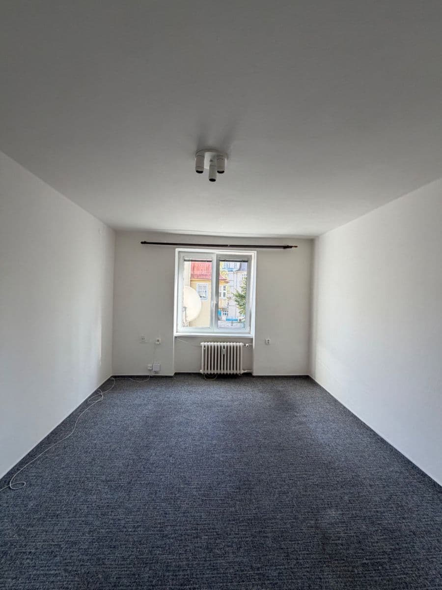Pronájem bytu 1+1 36 m², Palackého náměstí, Karlovy Vary, Karlovarský kraj Pronájem bytu 1+1 36 m², Palackého náměstí, Karlovy Vary, Karlovarský kraj