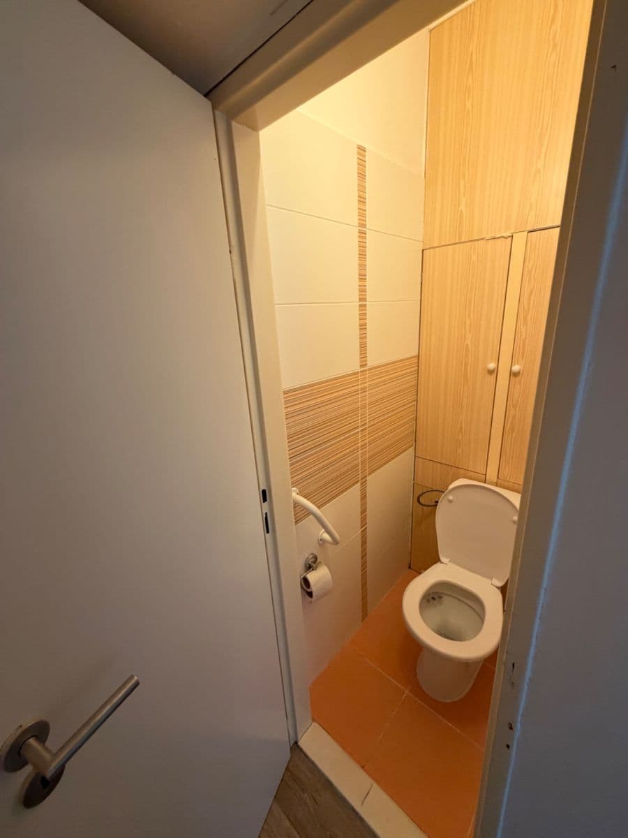 Pronájem bytu 1+1 36 m², Palackého náměstí, Karlovy Vary, Karlovarský kraj Pronájem bytu 1+1 36 m², Palackého náměstí, Karlovy Vary, Karlovarský kraj