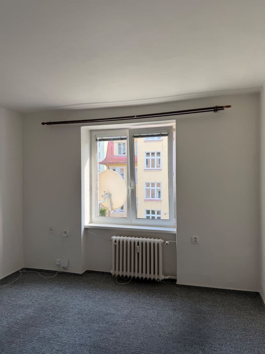 Pronájem bytu 1+1 36 m², Palackého náměstí, Karlovy Vary, Karlovarský kraj Pronájem bytu 1+1 36 m², Palackého náměstí, Karlovy Vary, Karlovarský kraj