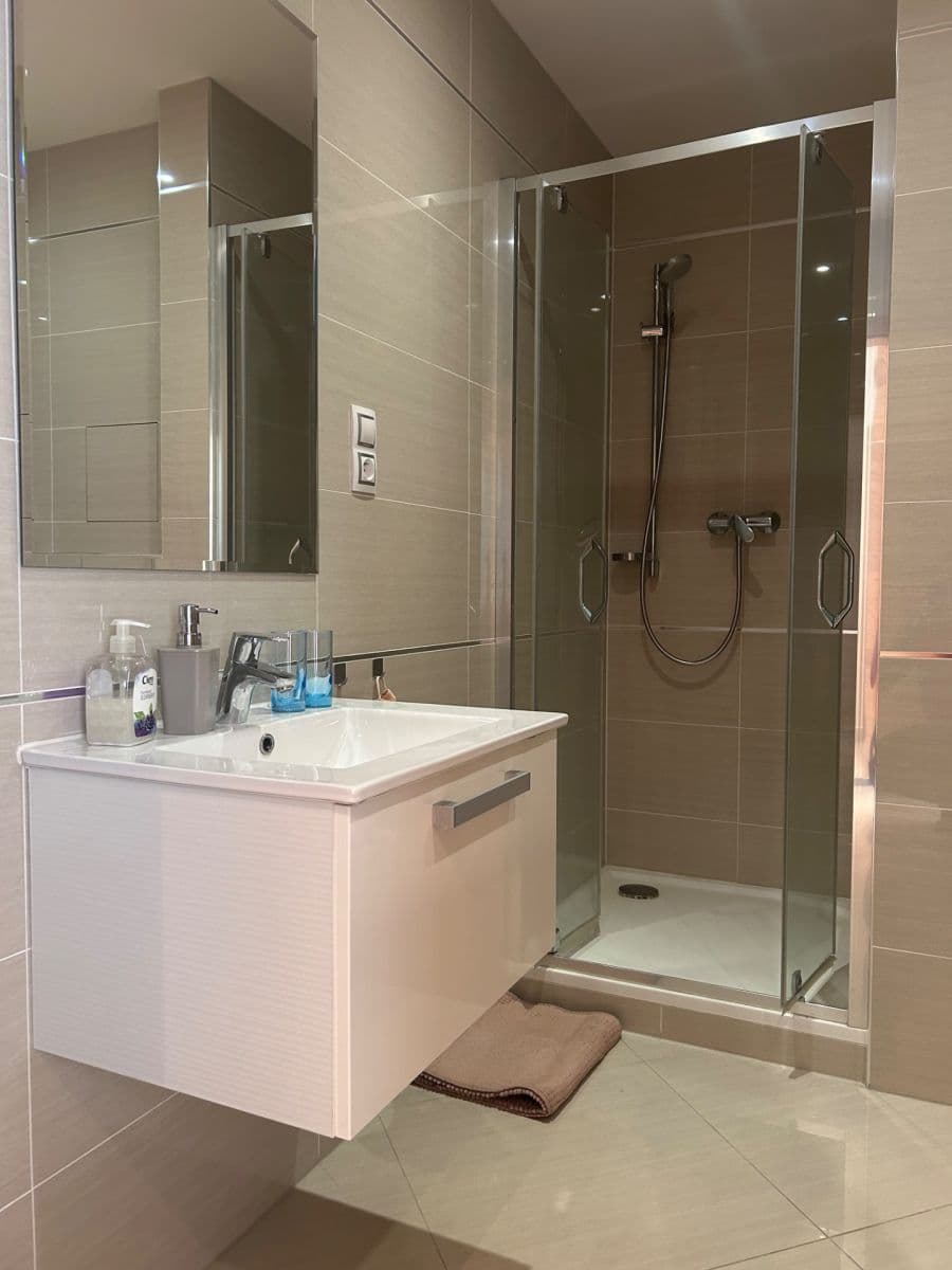 Pronájem bytu 1+kk 37 m², Olšanská, Praha, Praha Pronájem bytu 1+kk 37 m², Olšanská, Praha, Praha