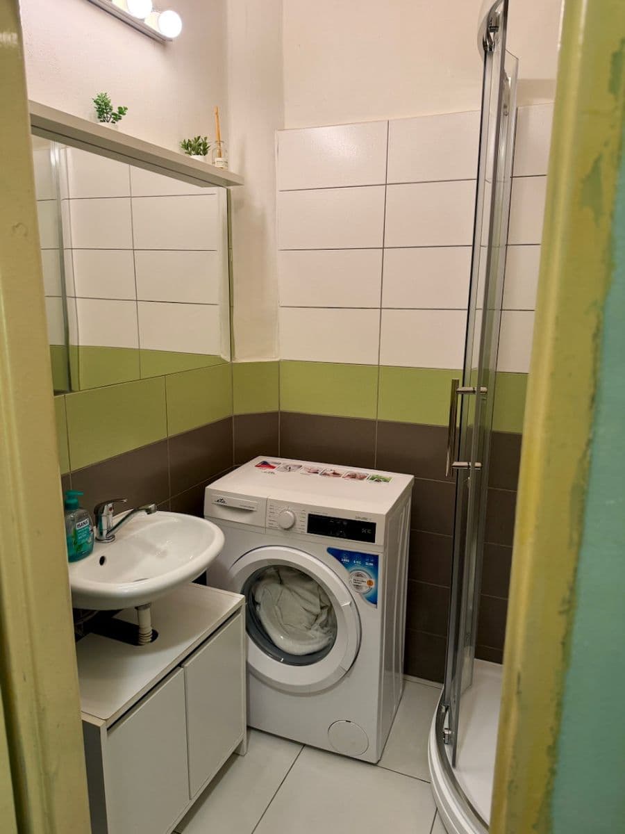 Pronájem bytu 1+kk 28 m², Na lepším, Praha, Praha Pronájem bytu 1+kk 28 m², Na lepším, Praha, Praha