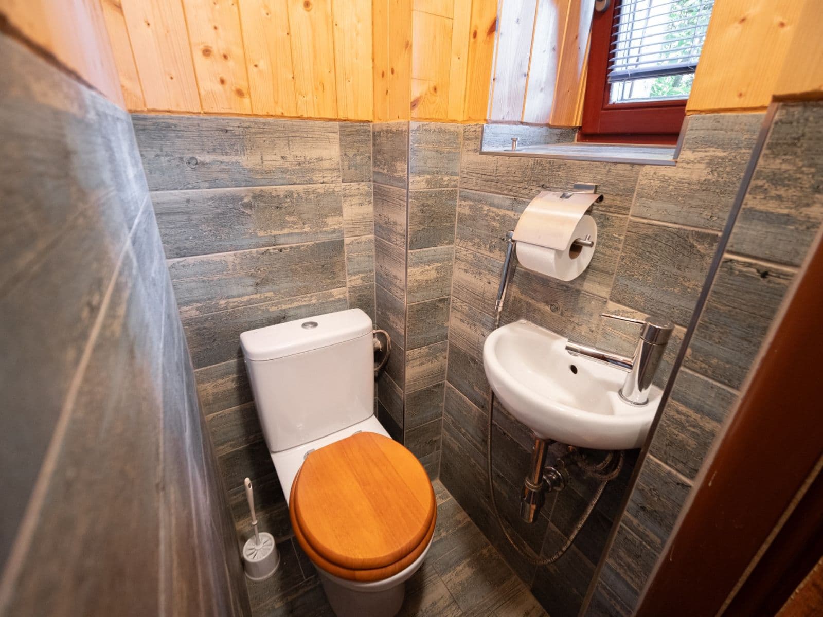 Prodej domu 198 m², pozemek 1.640 m², Lipová, Šenov, Moravskoslezský kraj Prodej domu 198 m², pozemek 1.640 m², Lipová, Šenov, Moravskoslezský kraj