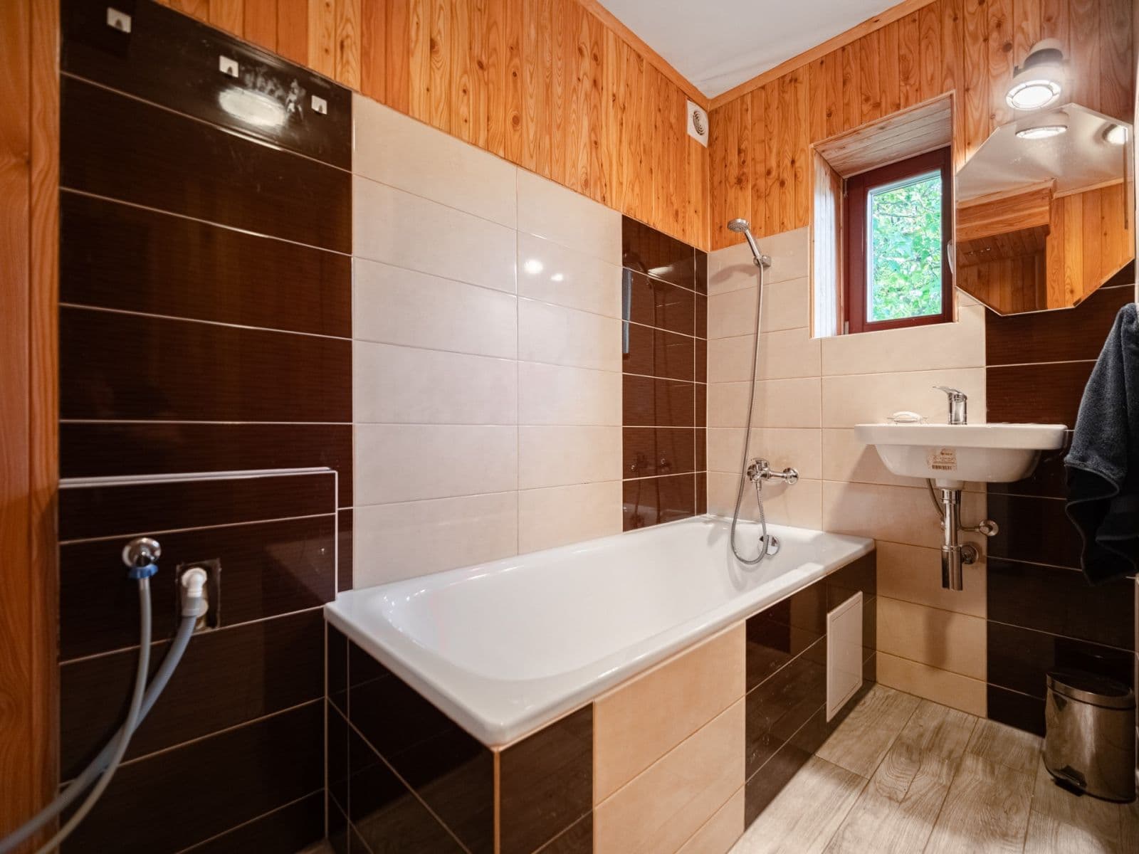 Prodej domu 198 m², pozemek 1.640 m², Lipová, Šenov, Moravskoslezský kraj Prodej domu 198 m², pozemek 1.640 m², Lipová, Šenov, Moravskoslezský kraj