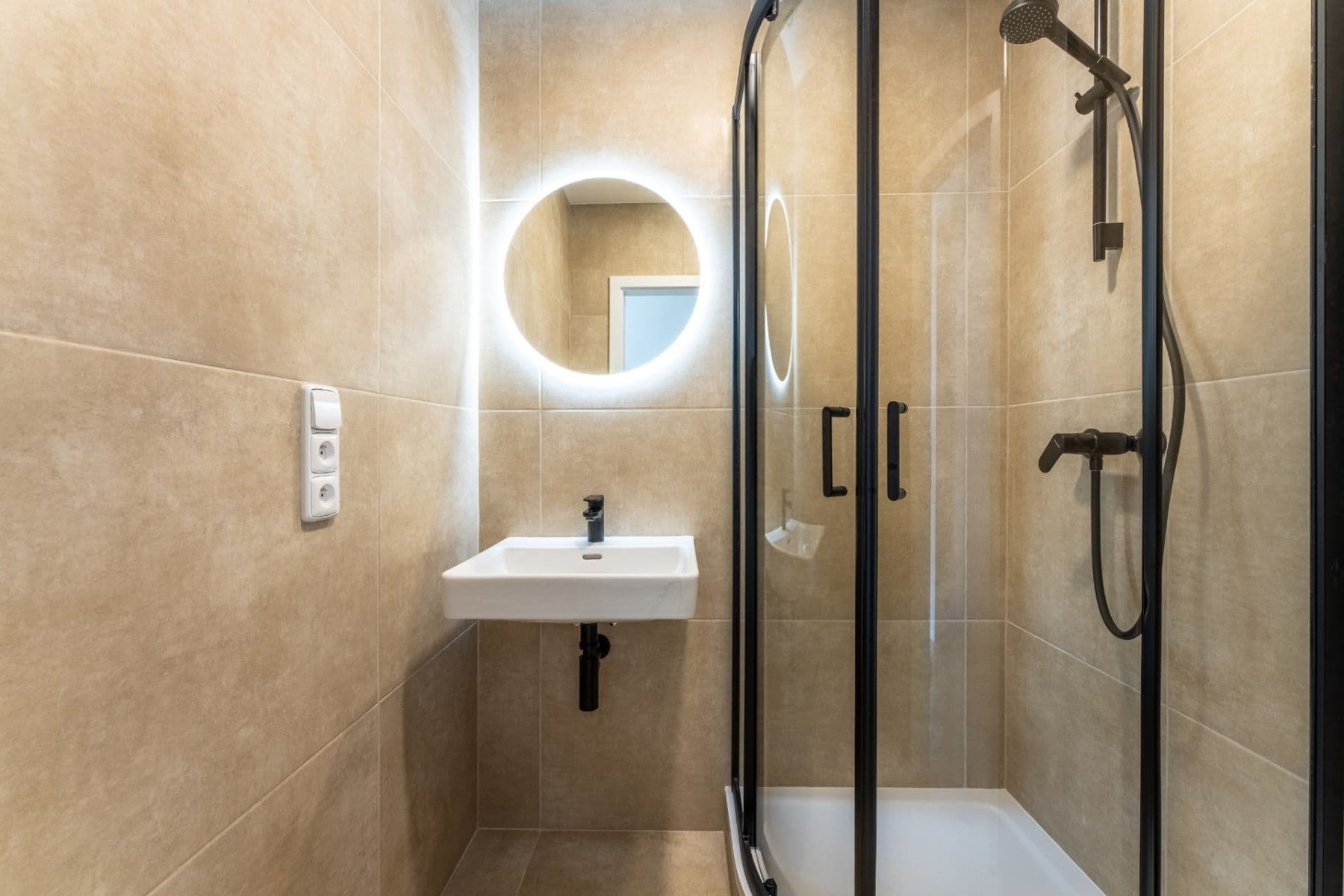 Prodej bytu 4+kk 66 m², Spojovací, Praha, Praha Prodej bytu 4+kk 66 m², Spojovací, Praha, Praha