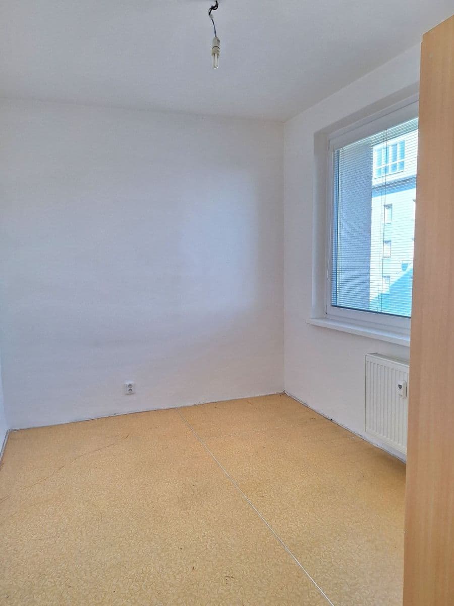Pronájem bytu 3+1 70 m², Frýdecká, Praha, Praha Pronájem bytu 3+1 70 m², Frýdecká, Praha, Praha