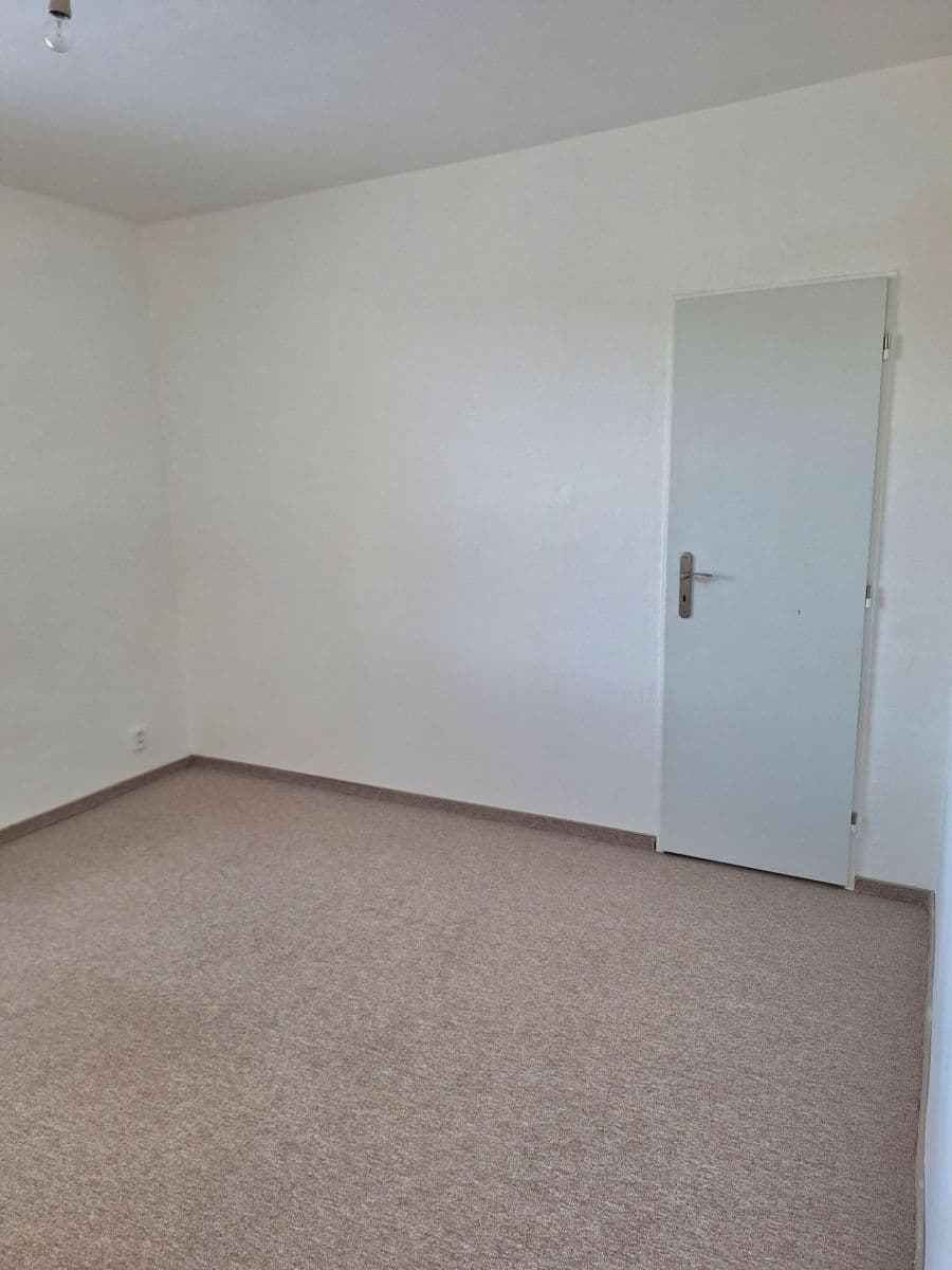 Pronájem bytu 3+1 70 m², Frýdecká, Praha, Praha Pronájem bytu 3+1 70 m², Frýdecká, Praha, Praha