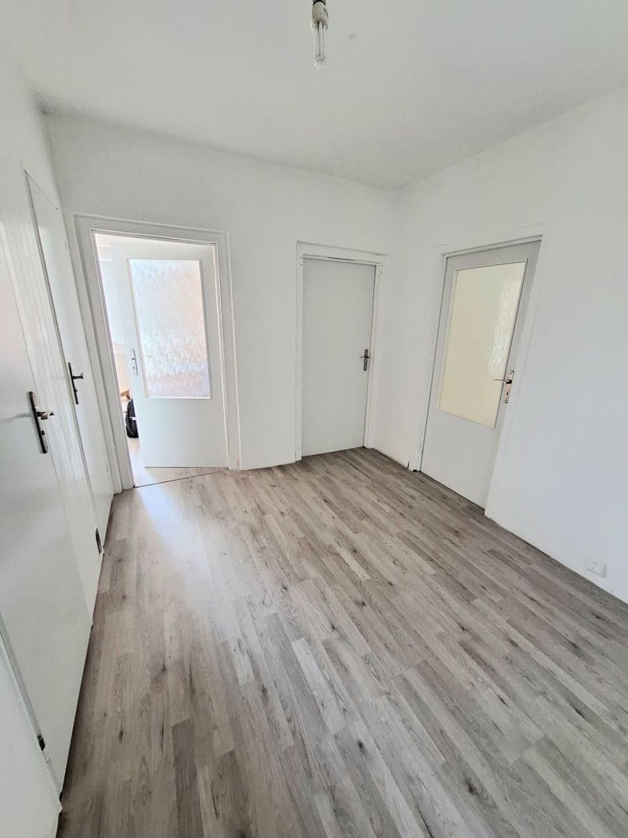 Pronájem bytu 3+1 70 m², Frýdecká, Praha, Praha Pronájem bytu 3+1 70 m², Frýdecká, Praha, Praha