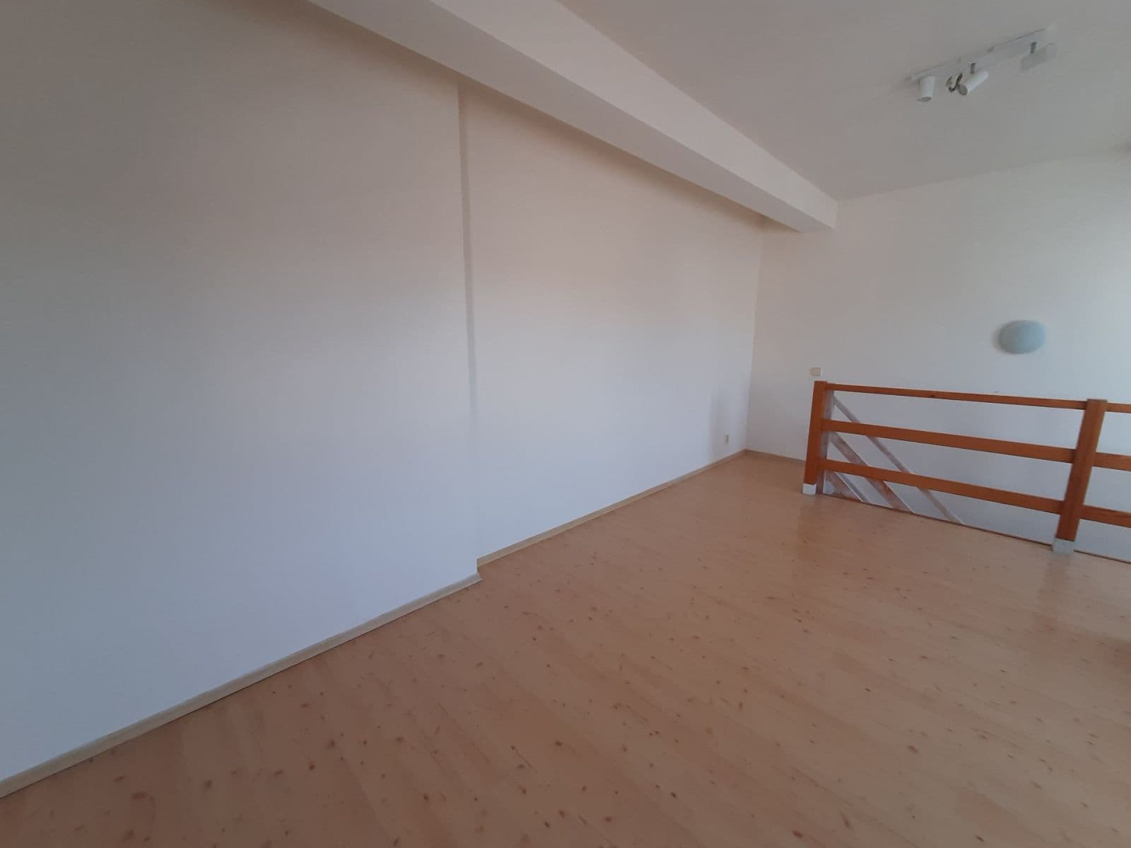 Pronájem bytu 2+1 70 m², Věštínská, Praha, Praha Pronájem bytu 2+1 70 m², Věštínská, Praha, Praha