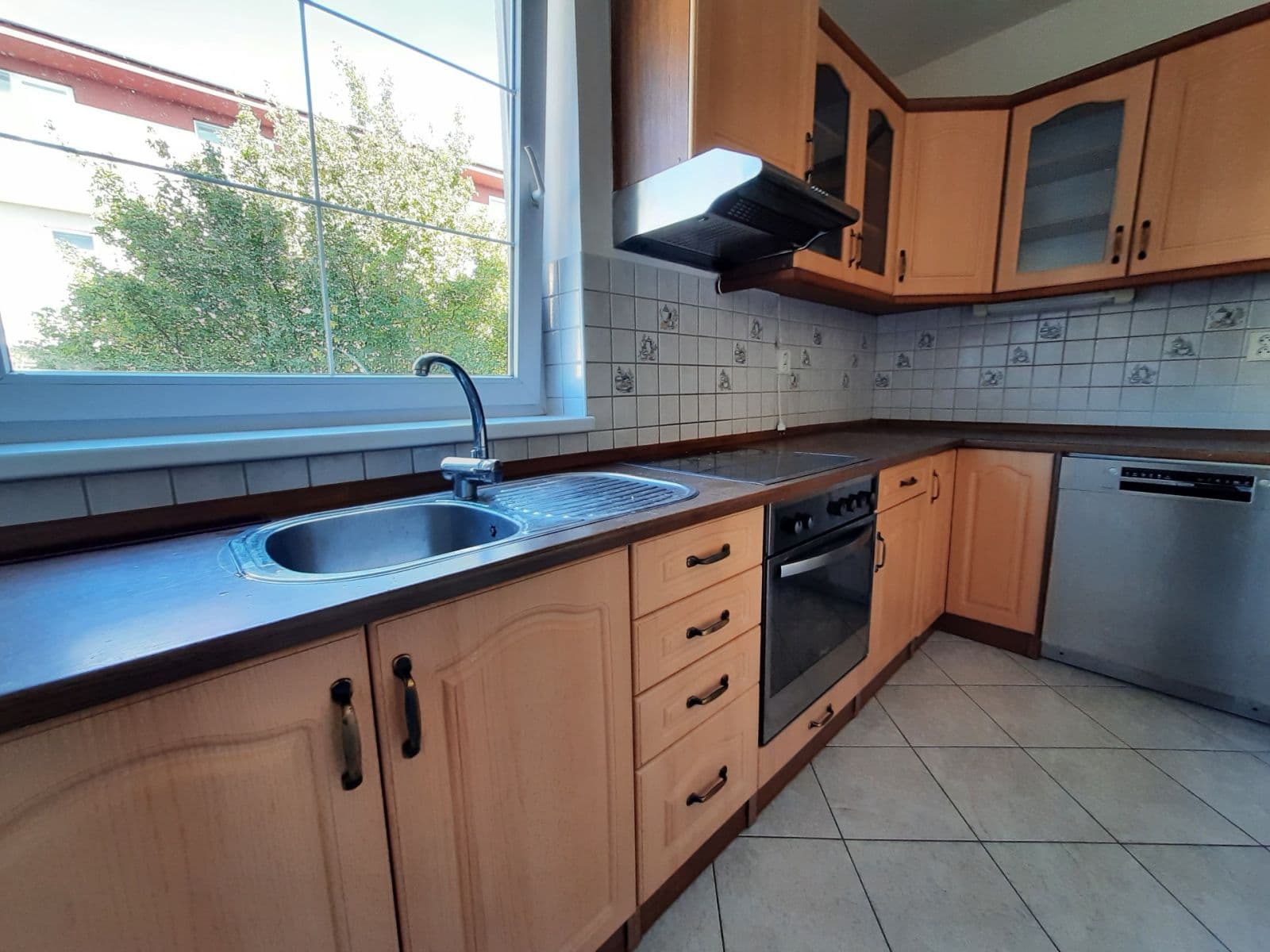 Pronájem bytu 2+1 70 m², Věštínská, Praha, Praha Pronájem bytu 2+1 70 m², Věštínská, Praha, Praha