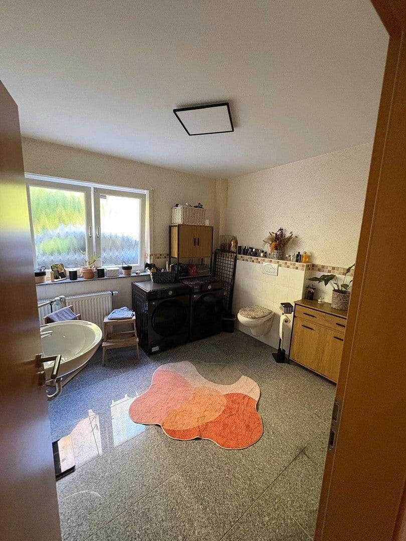 Pronájem bytu 3+1 90 m², Neunkirchen-Seelscheid, Severní Porýní-Vestfálsko Pronájem bytu 3+1 90 m², Neunkirchen-Seelscheid, Severní Porýní-Vestfálsko